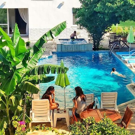 Parla Apart Hotel Çeşme Exteriör bild
