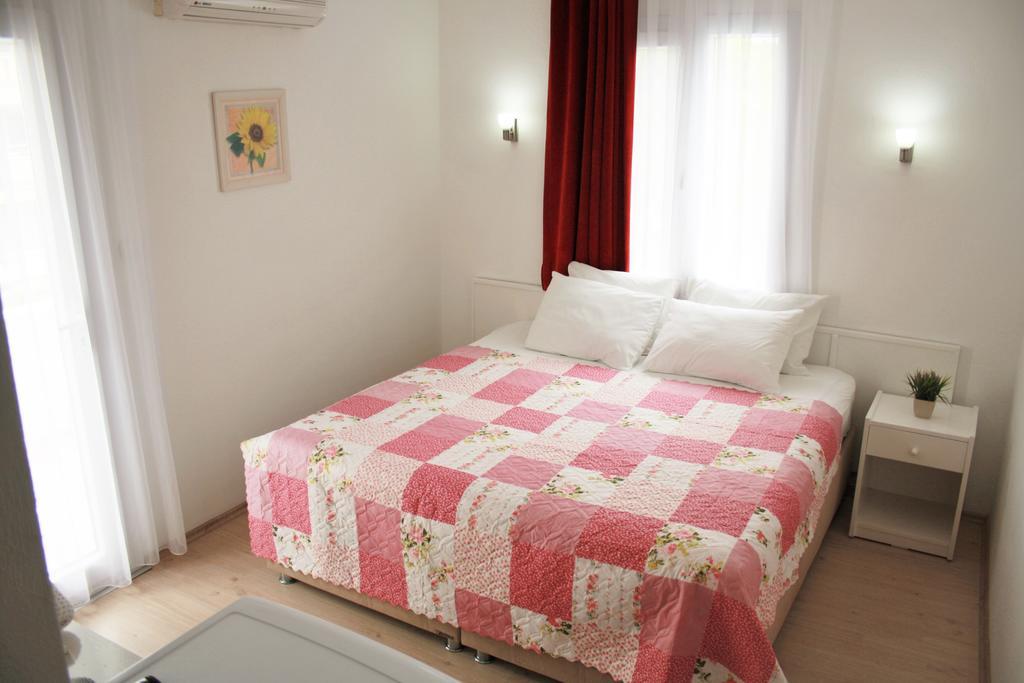 Parla Apart Hotel Çeşme Exteriör bild