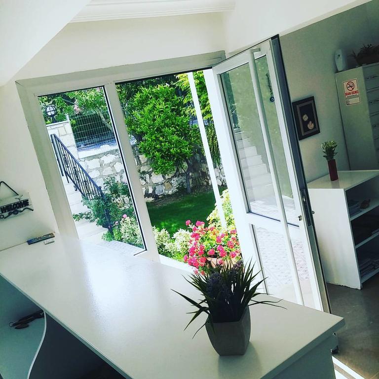Parla Apart Hotel Çeşme Exteriör bild