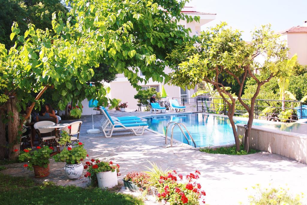 Parla Apart Hotel Çeşme Exteriör bild