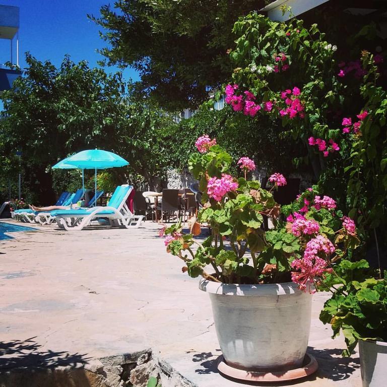 Parla Apart Hotel Çeşme Exteriör bild