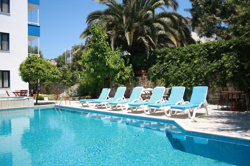 Parla Apart Hotel Çeşme Exteriör bild
