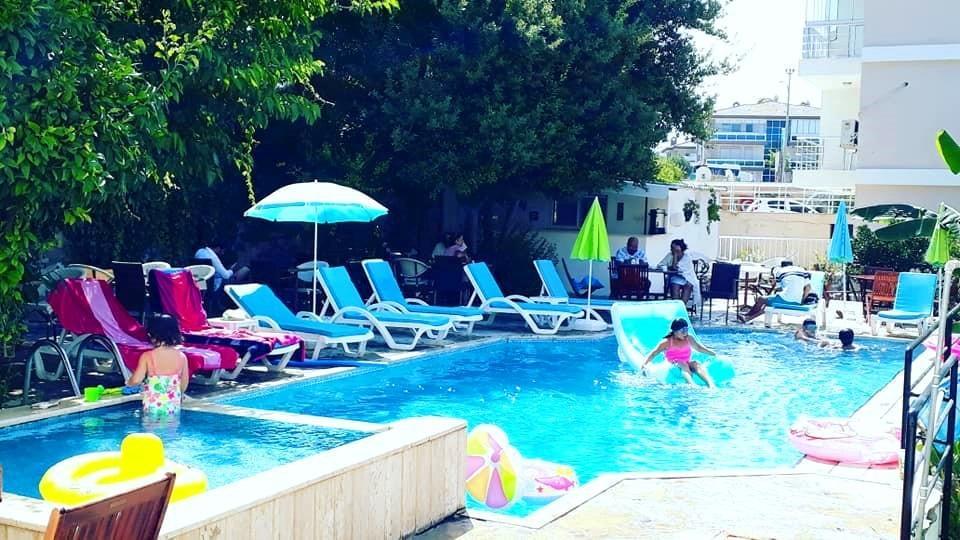 Parla Apart Hotel Çeşme Exteriör bild