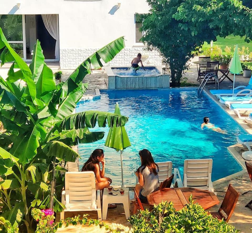 Parla Apart Hotel Çeşme Exteriör bild