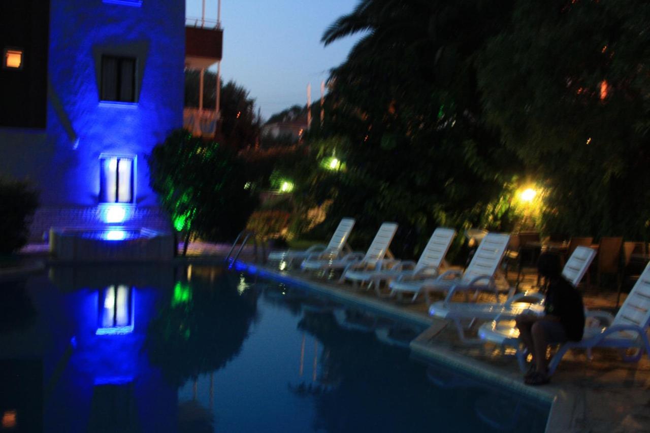Parla Apart Hotel Çeşme Exteriör bild
