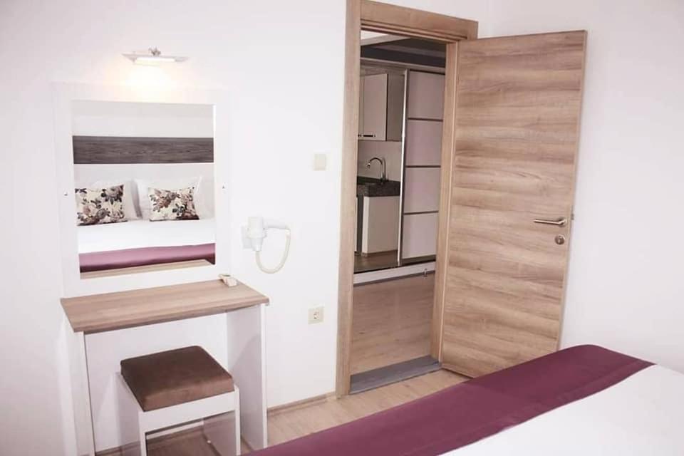 Parla Apart Hotel Çeşme Exteriör bild
